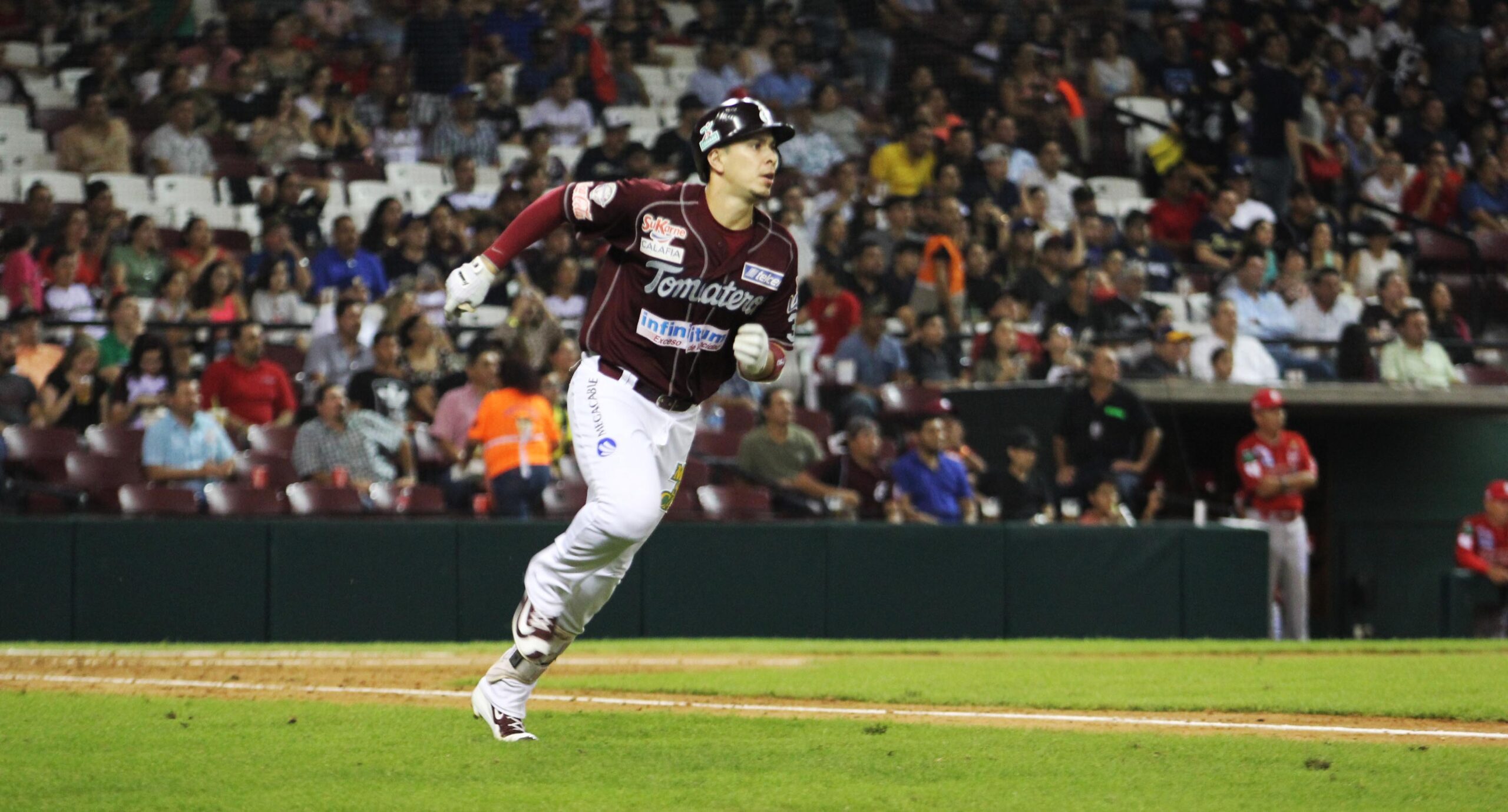 7-11-16-Joey-Meneses-fue-el-jugador-guinda-de-la-semana-2