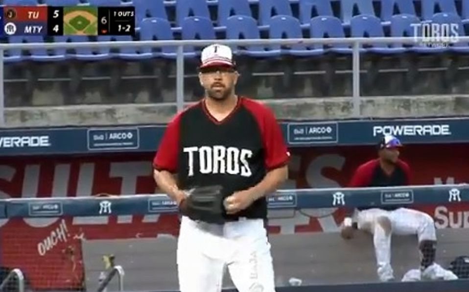 oliver-perez-estrena-toros-ponchando