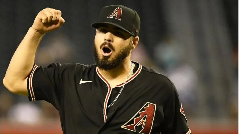 humbertocastellanosdbacks_1_crop1625720143519.jpg_1935743484 (1)