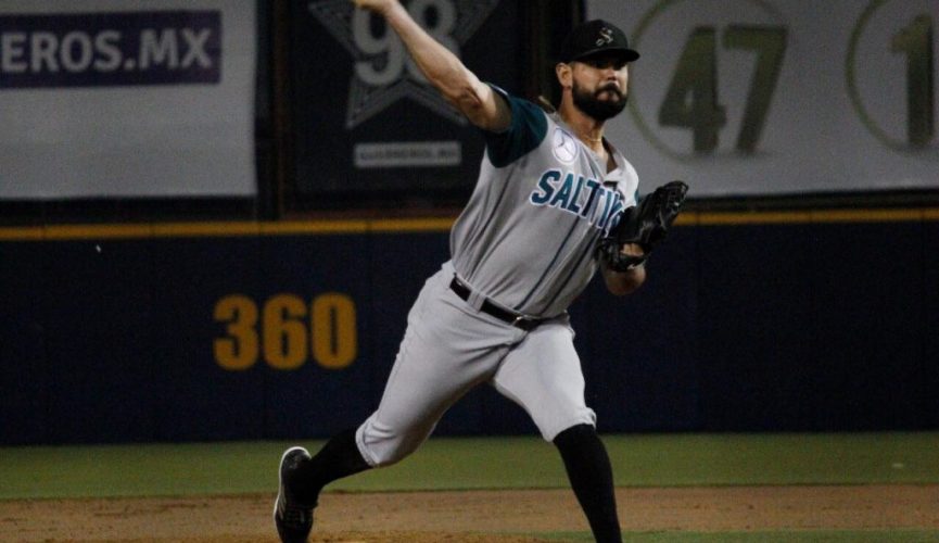 Mario-Meza-pitcher-de-Saraperos-de-Saltillo-en-LMB-y-Yaquis-de-Obregon-en-LMP-dona-despensas-en-Culiacan-lmb-noticias-865×500