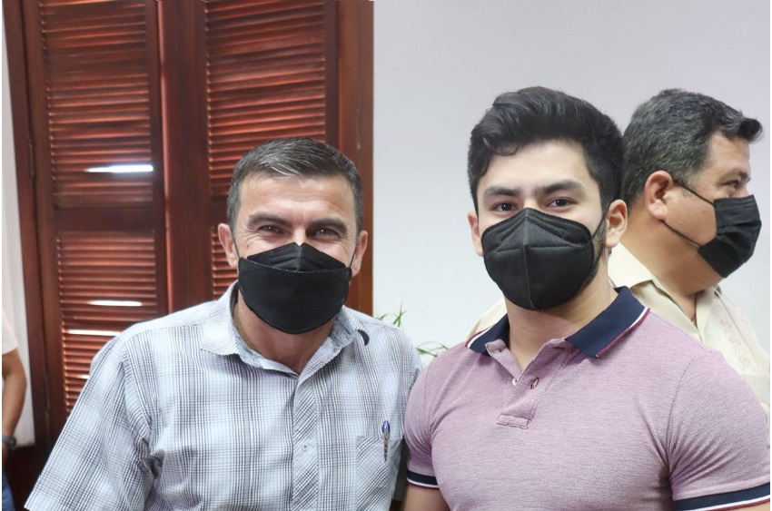 chino Cardenas con Berrelleza