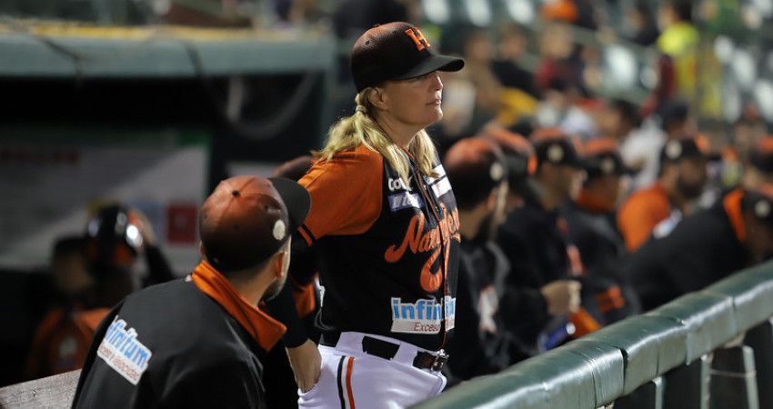 LaMP-Justin-Siegal-Mujeres-En-El-Diamante