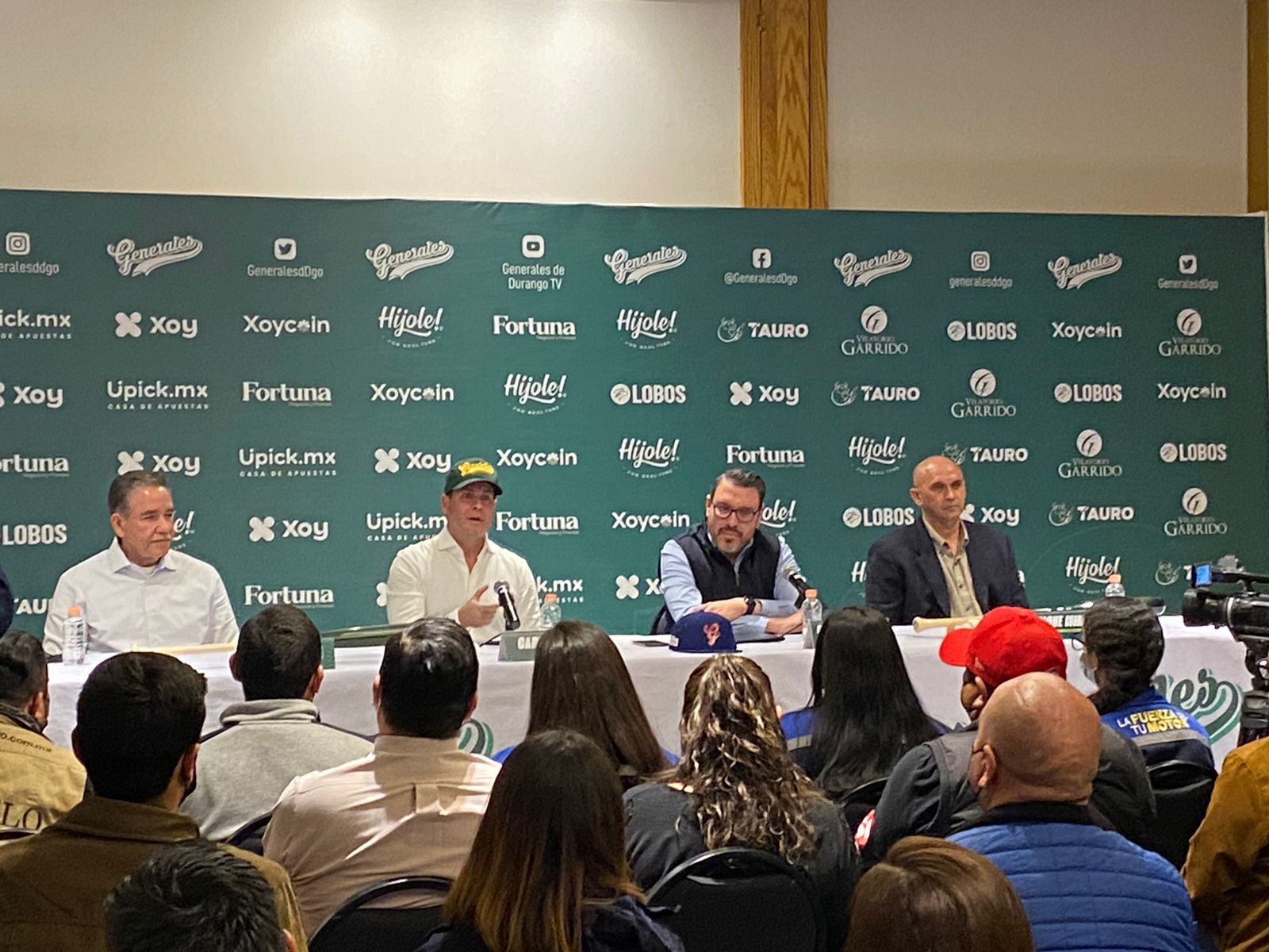 AA33BE4E-7006-4A2A-9D33-B75083B9DD6F