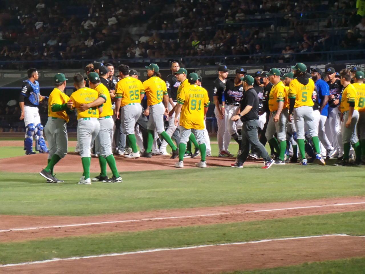 218B5FE1-1B05-4E25-87C5-6D699F4FD160