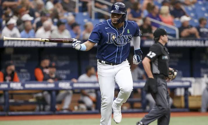 B8AD39D7-BCCD-4160-9B40-EE9BF06511DF