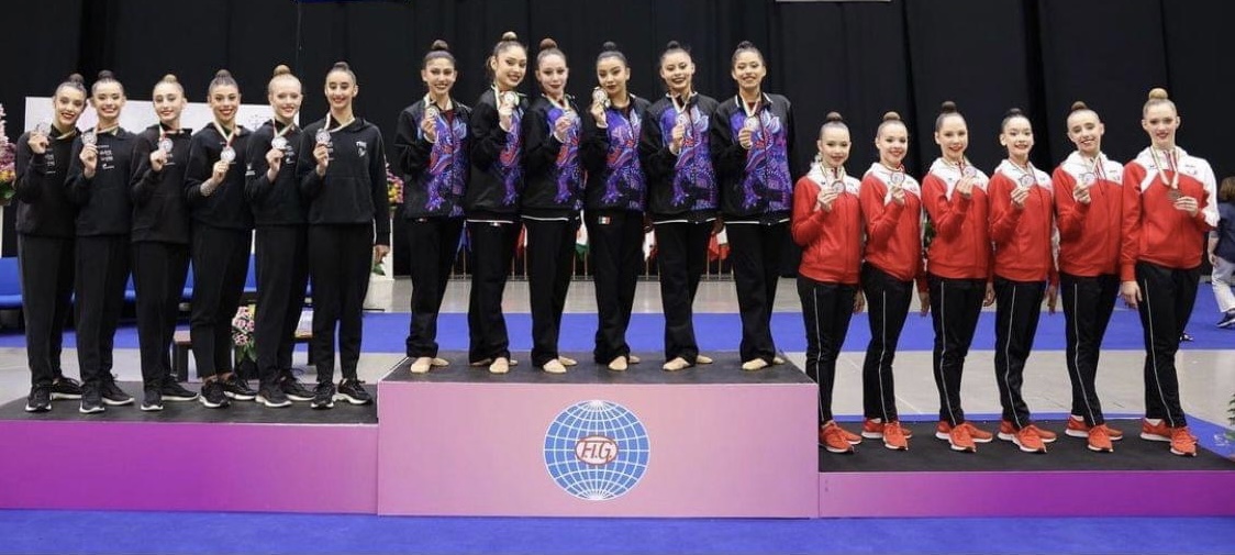 FEF921E0-865A-4DC1-AC8F-43CD8F0DB08C