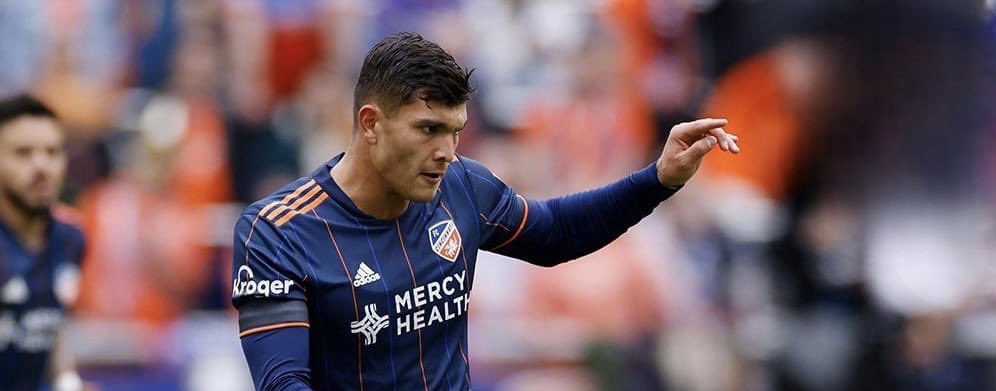 1047DB61-A83D-49F7-BBF4-AC3AD1F063BA