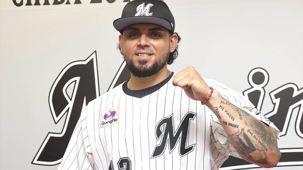 Roberto-Osuna-Japón