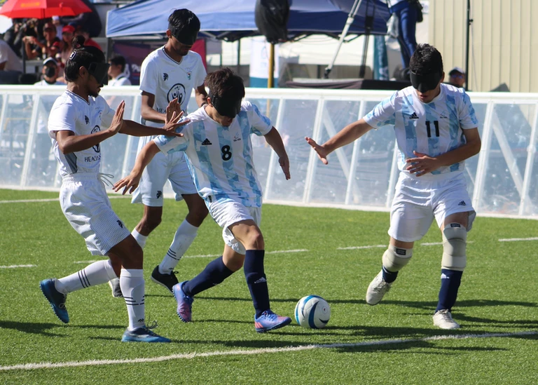 4de2b4_62eae1622bf44d16996670d12661f9a3_mv2