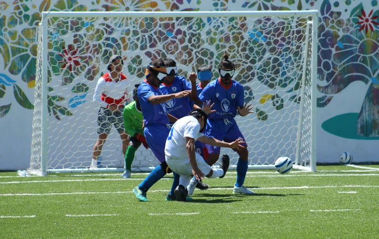 4de2b4_794de037e0894038a750e1d6615e43ca_mv2