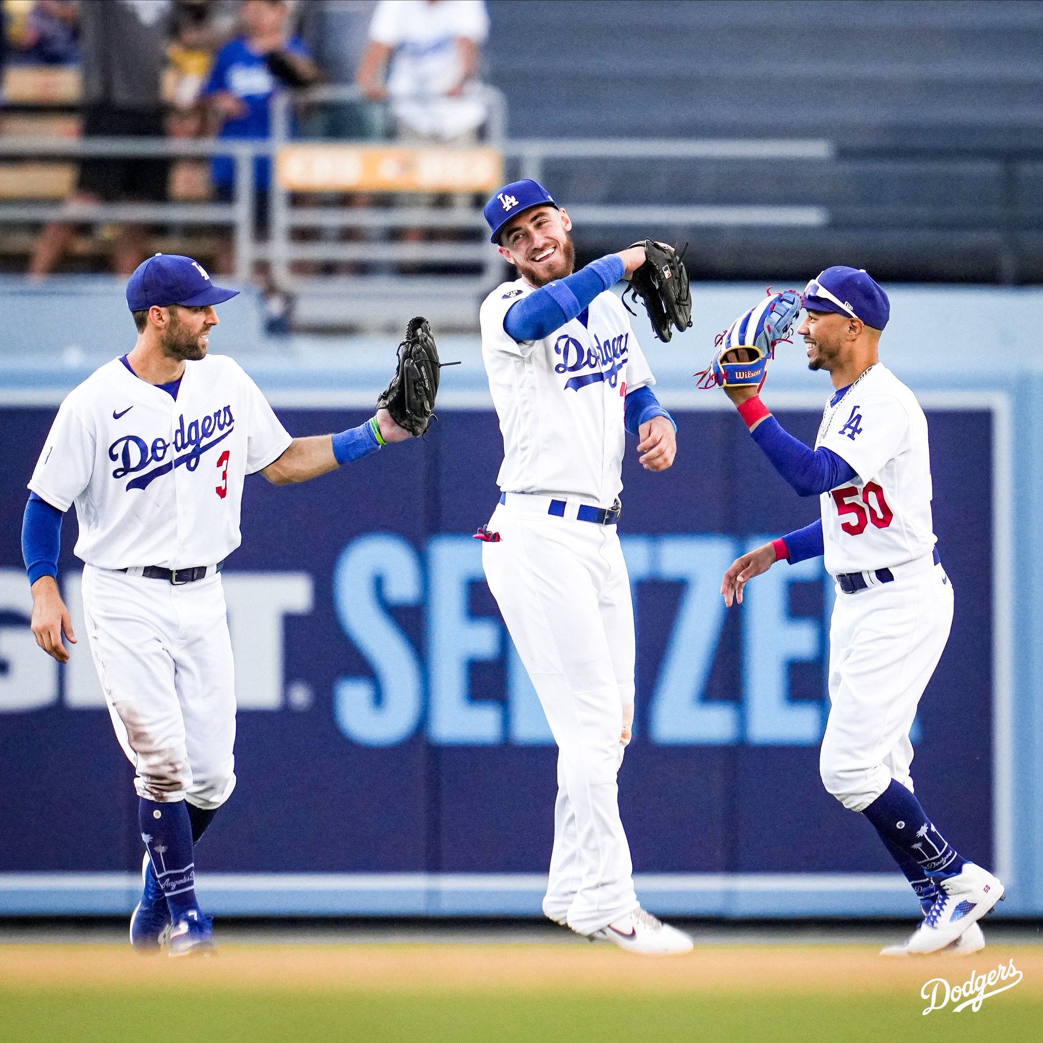 7B12312C-42CF-4F88-9DEF-828B7E015C7E