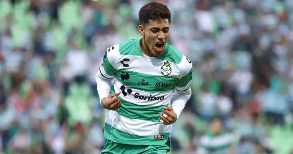 CAAC4D5D-521D-48B6-B8A8-073927E333BF