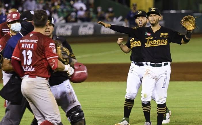 CB6A7A32-286F-420E-9F6B-4E5D400EDAB8