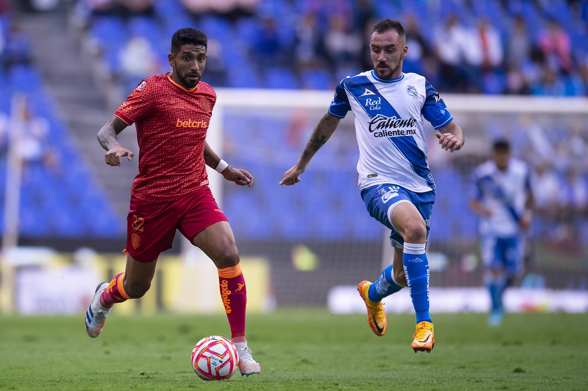 ED6E8A9F-90C7-4B9D-A0DC-AEA5EDC815DF