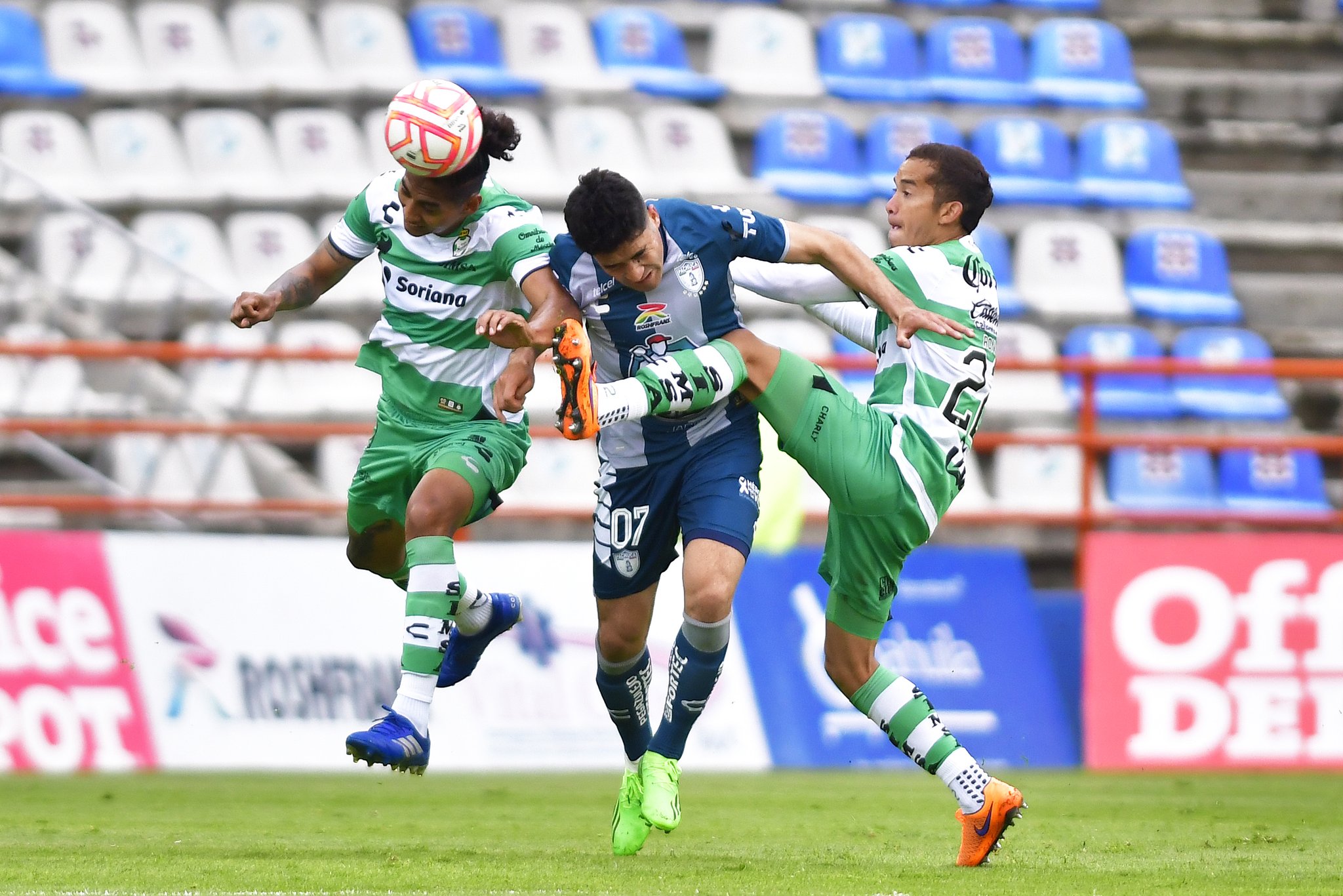 76FDAA28-D5F4-405A-9ED5-7DC22BE67078