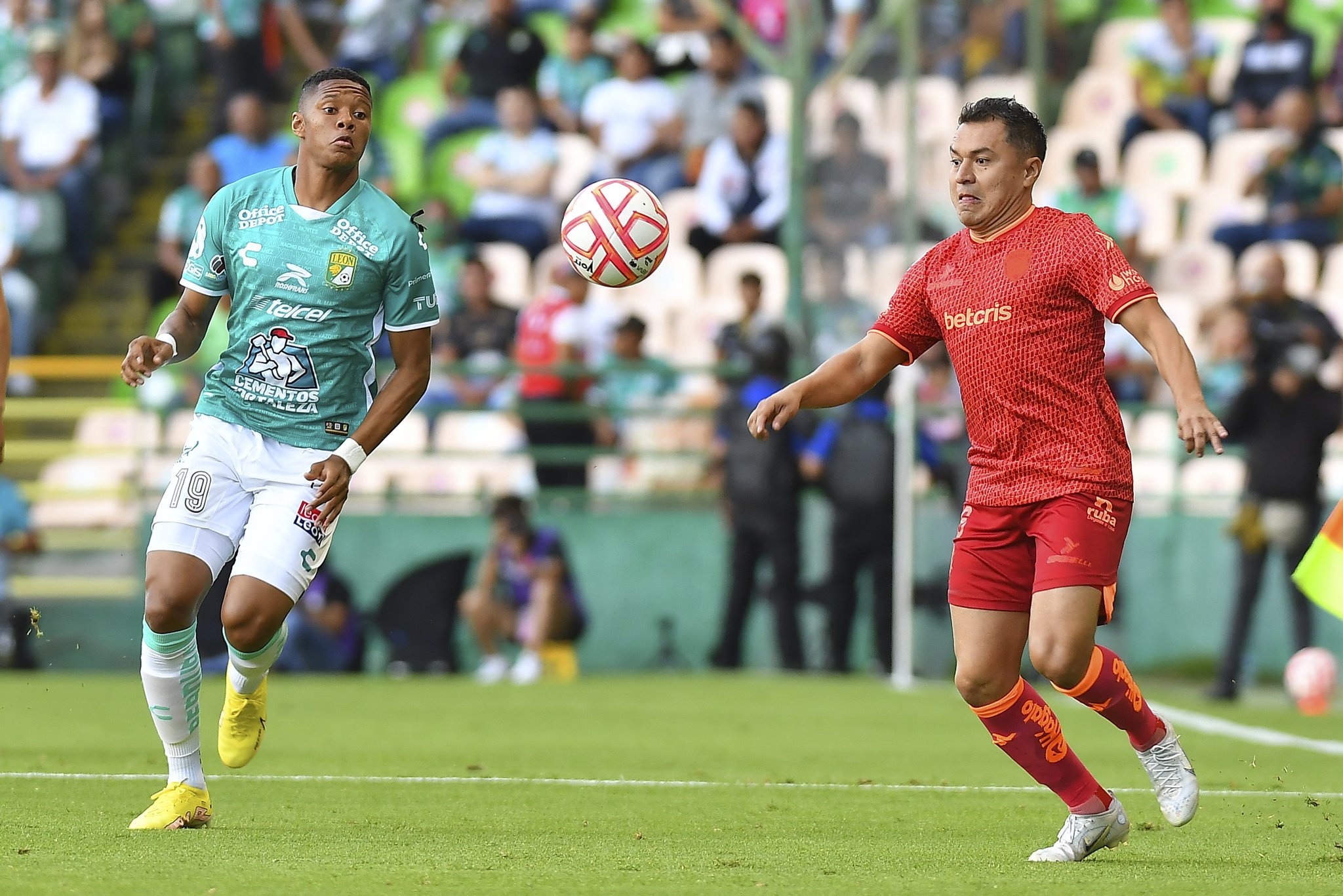 D60AC9D7-C3B3-47BB-9920-2A021A99F5C6