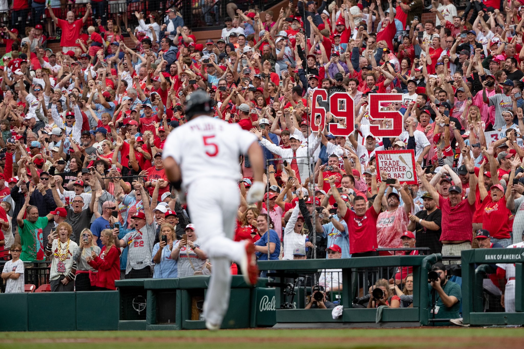 D6439E66-048A-49F3-B5FC-DF1607D15394