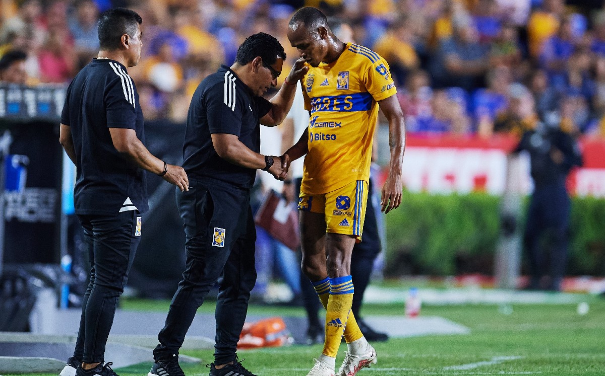 7B129AE4-44B7-48FF-8EA5-EAA6F3C3BA98