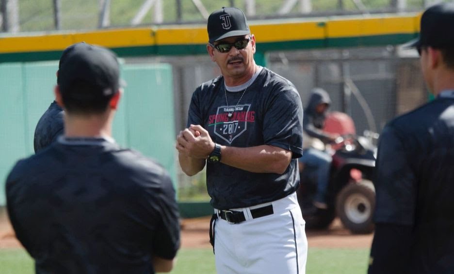 roberto-espinoza-coach-toros-tijuana