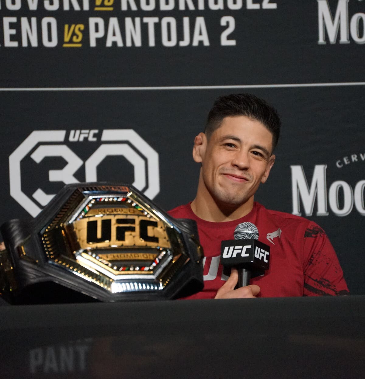 07ufc-moreno-mobileMasterAt3x